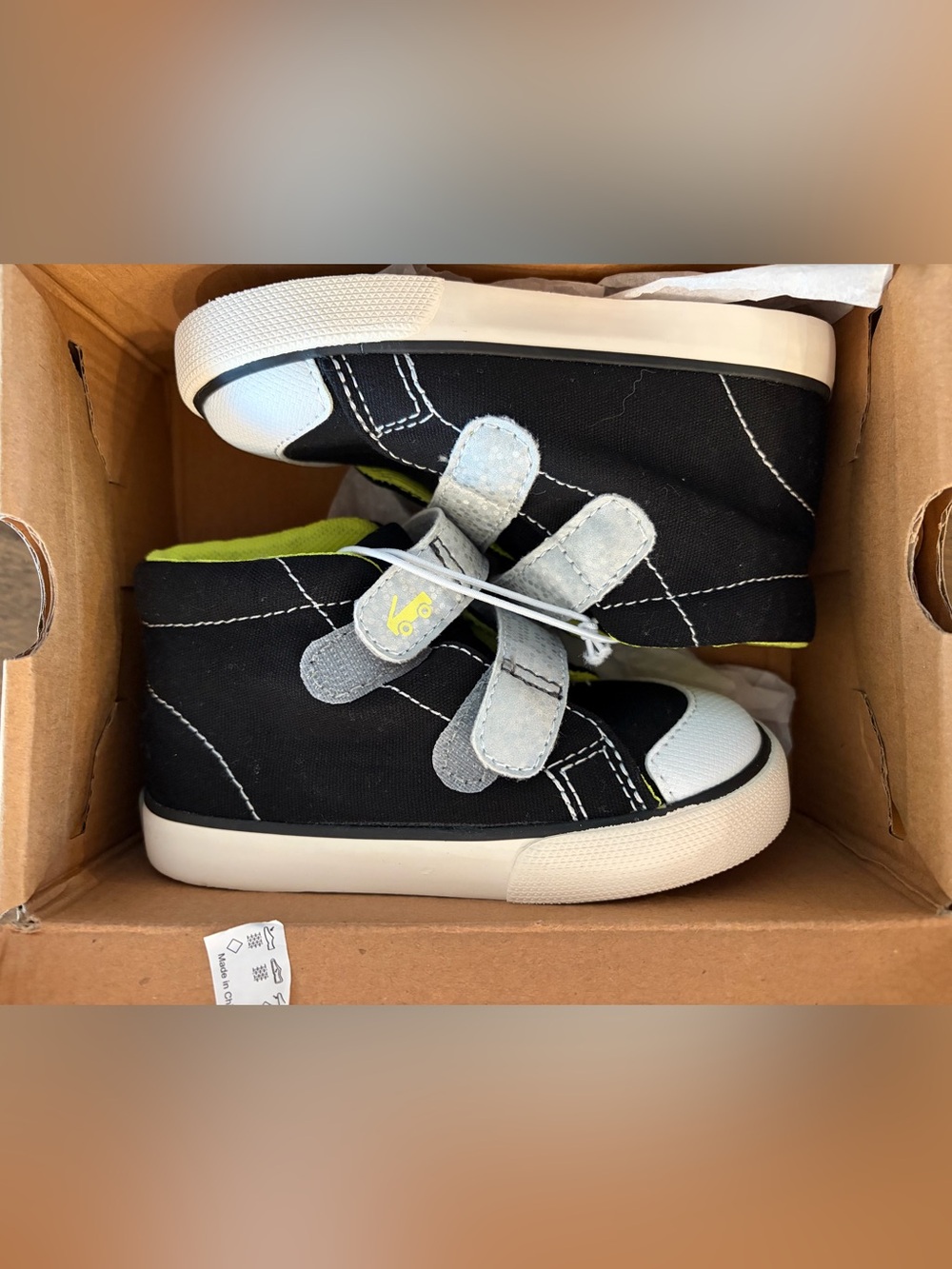 🆕 NWT See Kai Run Black Canvas Sneakers with Lime and White Accents
